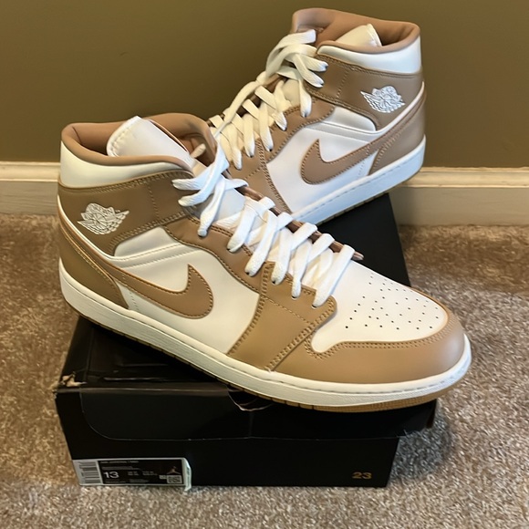 Brand new gum sole Jordan 1 mids…Dope with a pair of Khaki’s… - Picture 5 of 7